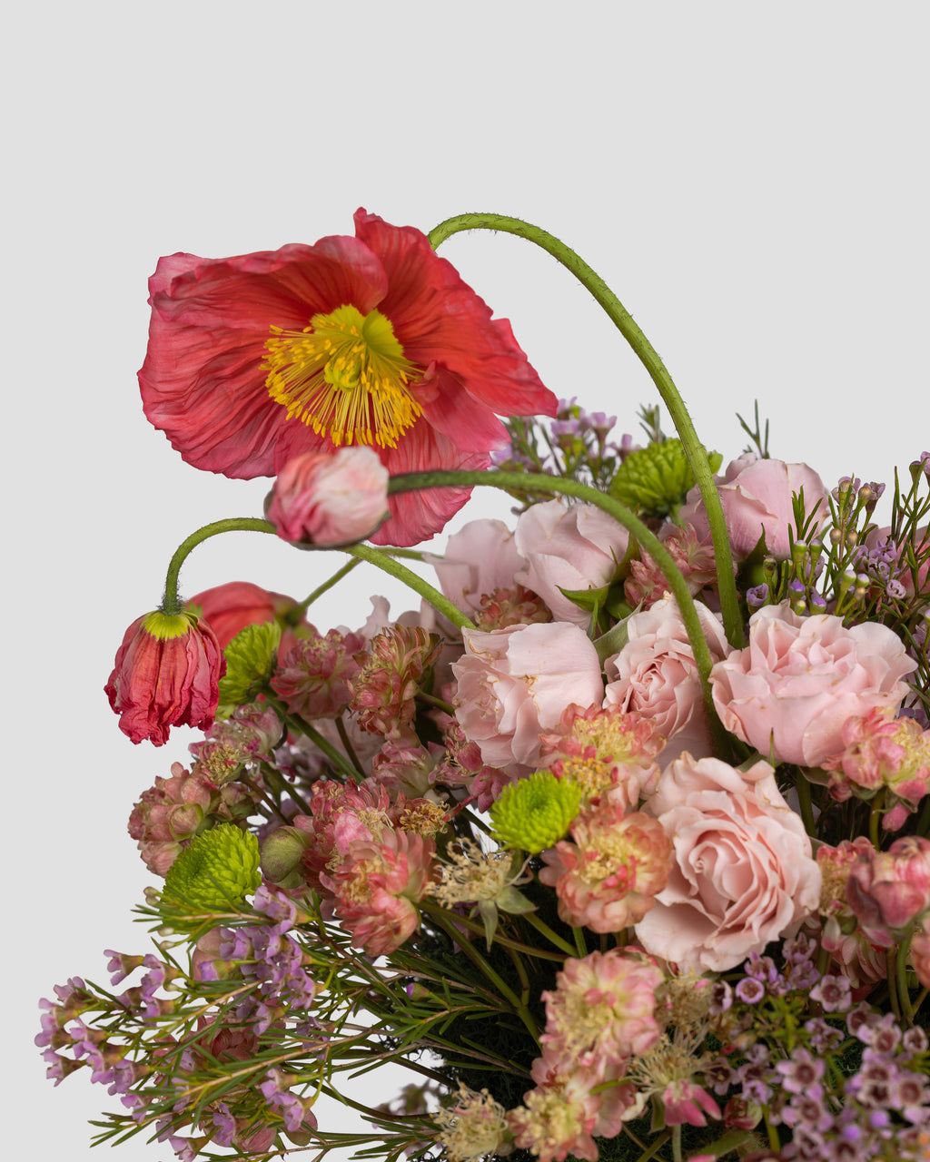 Calm Petals - Small Minimalistic Arrangement